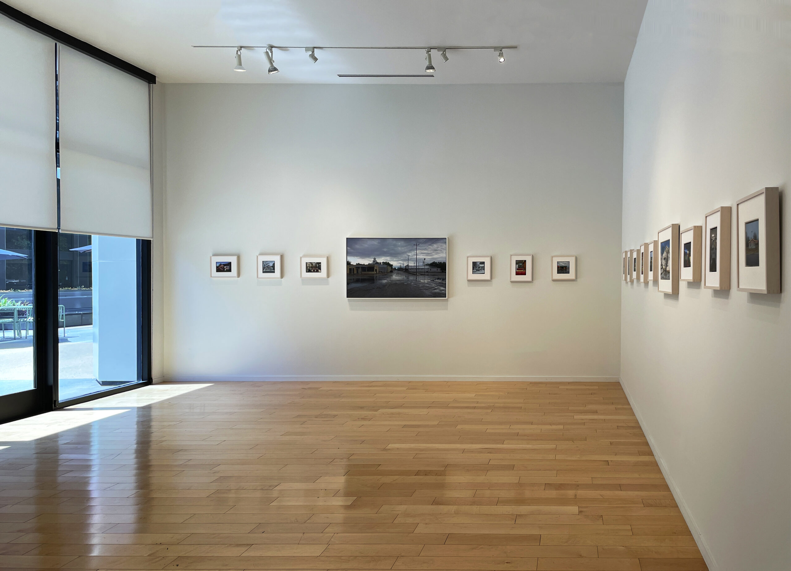 Front Gallery Look West2